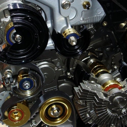 Automotive, engine, cut Hiçbir yük çok zor değildir. Bu rulmanlar onu taşıyabilir.