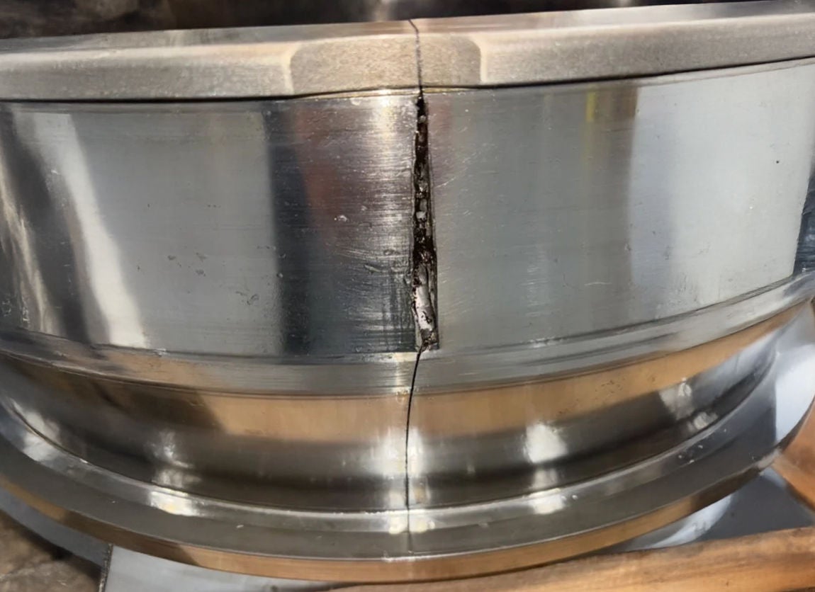 Hoop stress bearing fractures