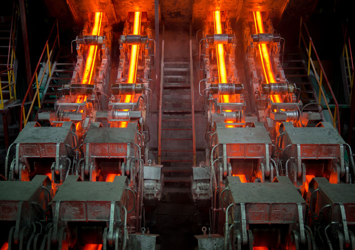 Continuous casting machine in a steelmaking plant